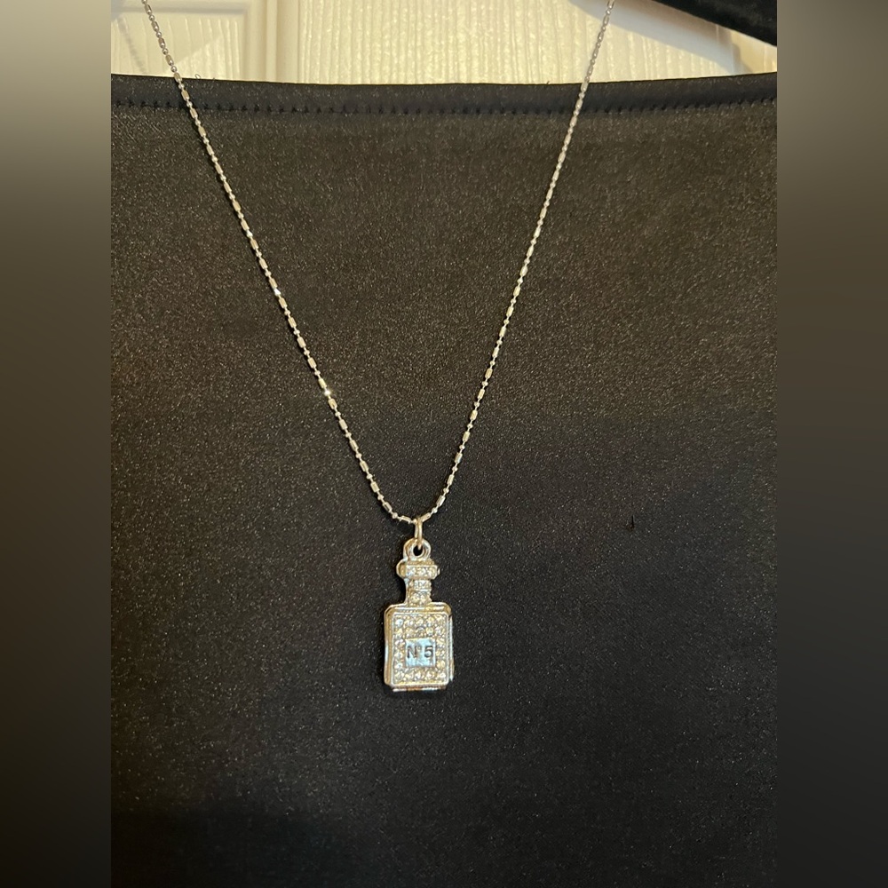 No 5 Chanel Sterling Silver 925 with rhinestone Perfume Bottle Pendant Necklace